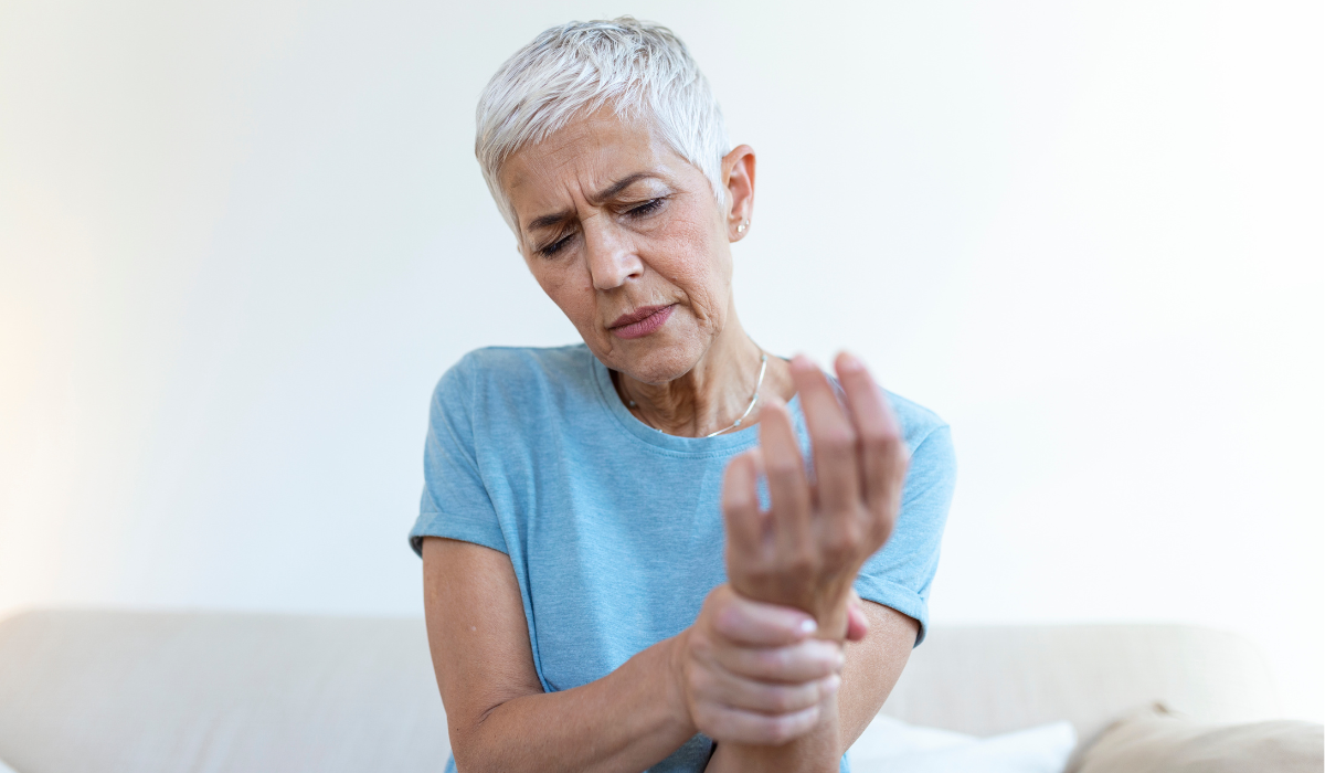 Osteoporosis: causas y cuidados desde casa